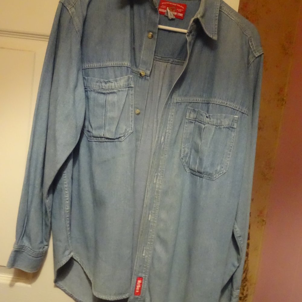 Vintage Marlboro denim shirt, sz S, contains Marlboro logo
